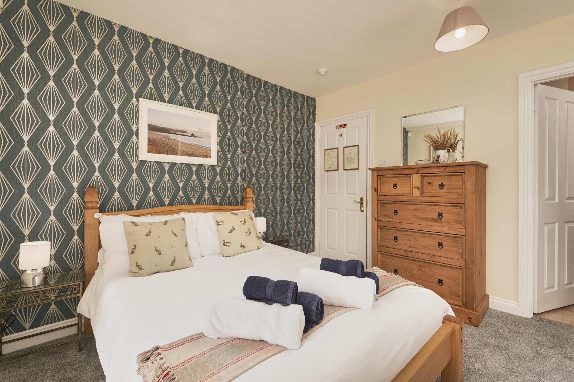 The White Hart Hotel Modbury Экстерьер фото