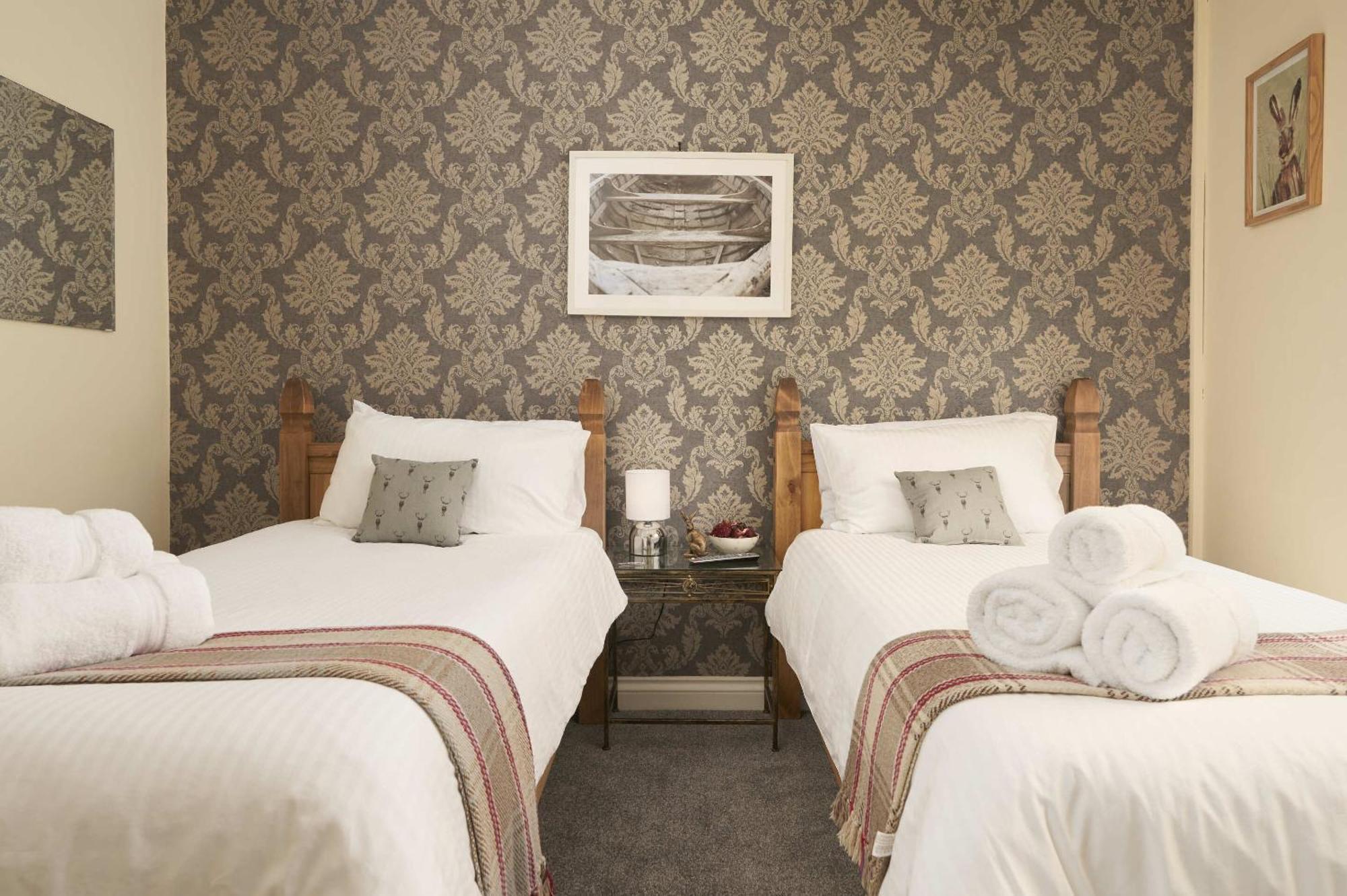 The White Hart Hotel Modbury Экстерьер фото