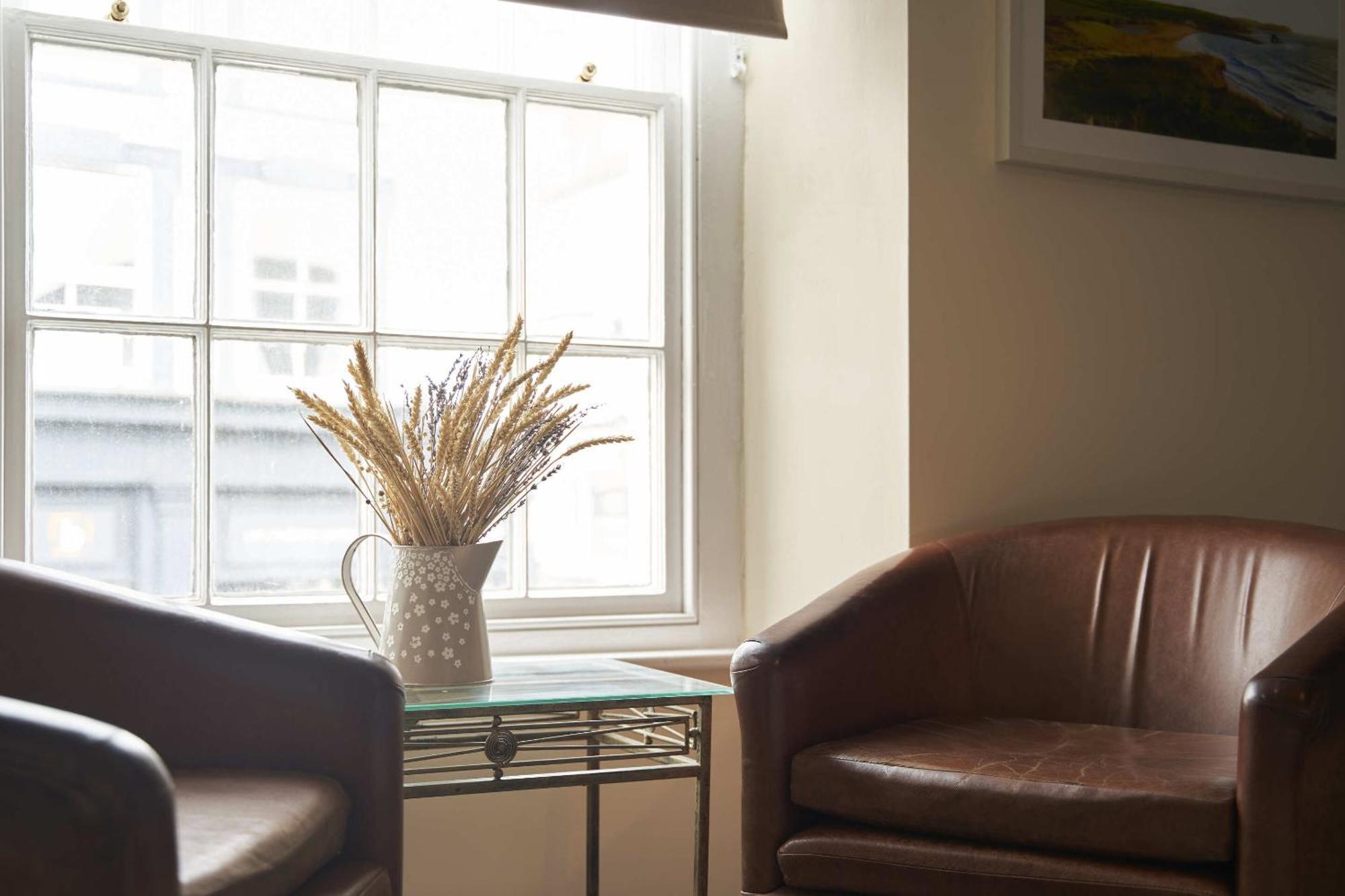The White Hart Hotel Modbury Экстерьер фото
