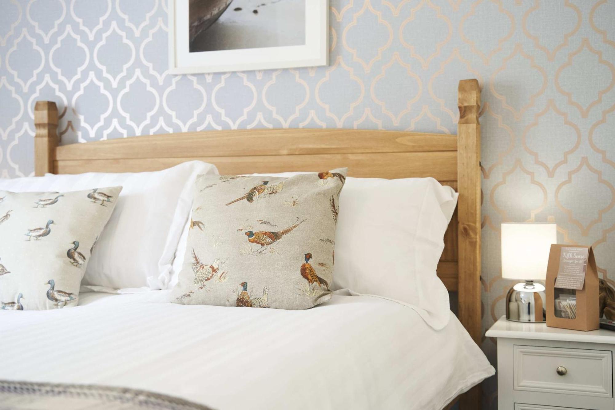 The White Hart Hotel Modbury Экстерьер фото